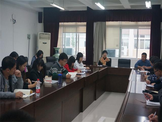 座谈会1.jpg